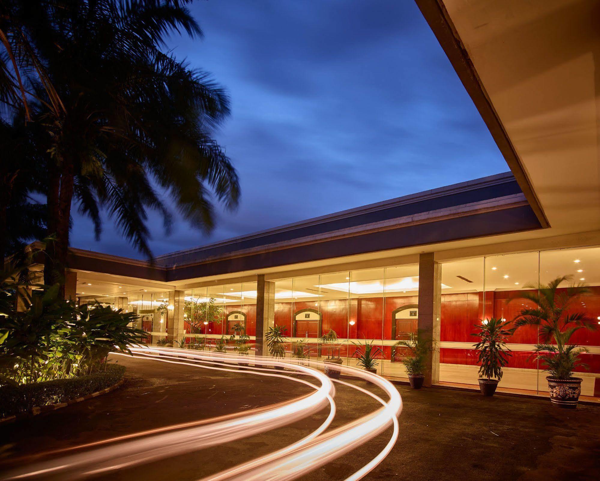 Istana Nelayan Hotel Tangerang Exterior foto